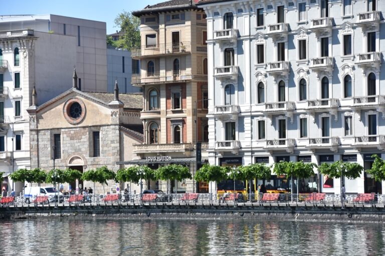 Lugano Free Walk meeting point